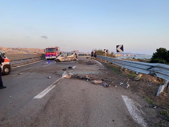 Cagliari, incidente choc sulla Sulcitana: scontro tra due Mercedes, gravissimo un 71enne