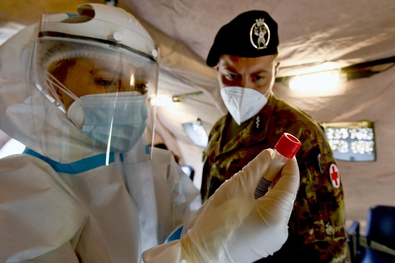 Tamponi in Sardegna, arriva l’esercito: test molecolari per 500 persone a Isili