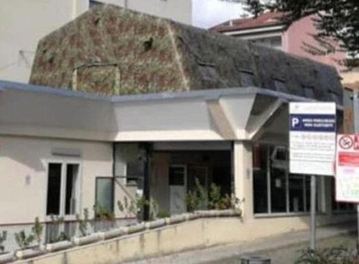 Emergenza Covid in Sardegna, i malati nella tenda militare sul tetto del Pronto soccorso