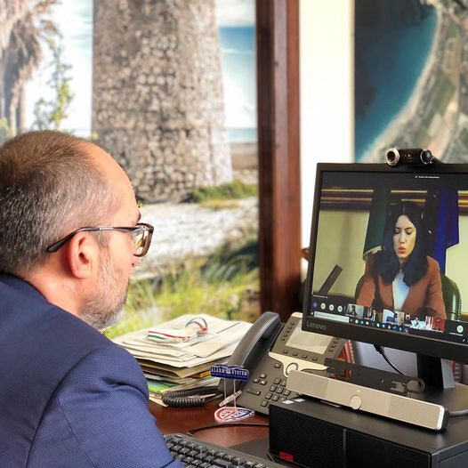 Emergenza Covid, Truzzu alla Azzolina: “Tamponi rapidi per le scuole e doppi turni”