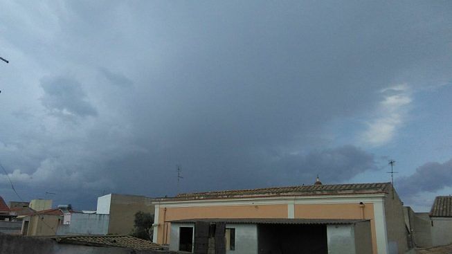 Allerta rossa, a Monserrato scuole e parchi chiusi: stop anche ai mercatini all’aperto