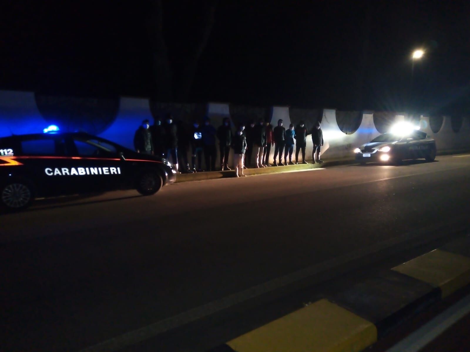 Nuovi sbarchi nella notte, rintracciati 25 algerini a Porto Pino