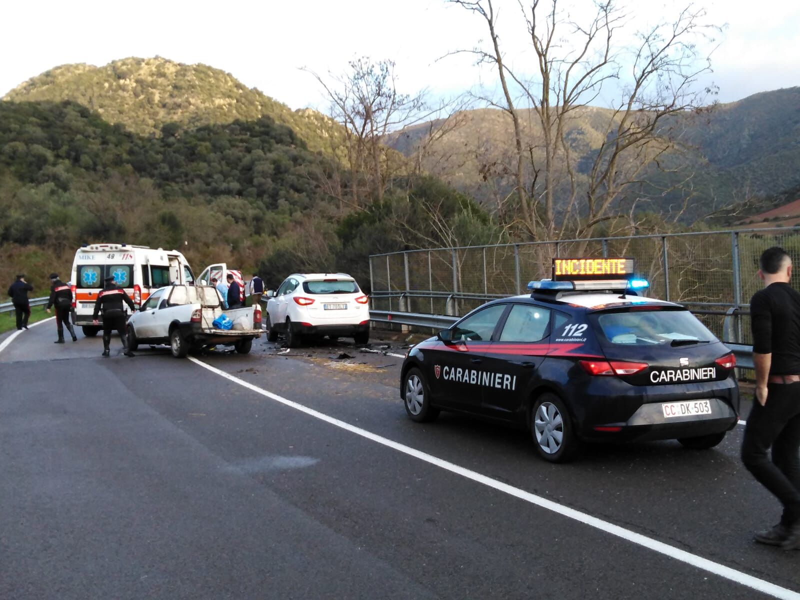 Violento scontro sulla Ss 387 a Villasalto, grave un 31enne trasportato in elicottero al Brotzu