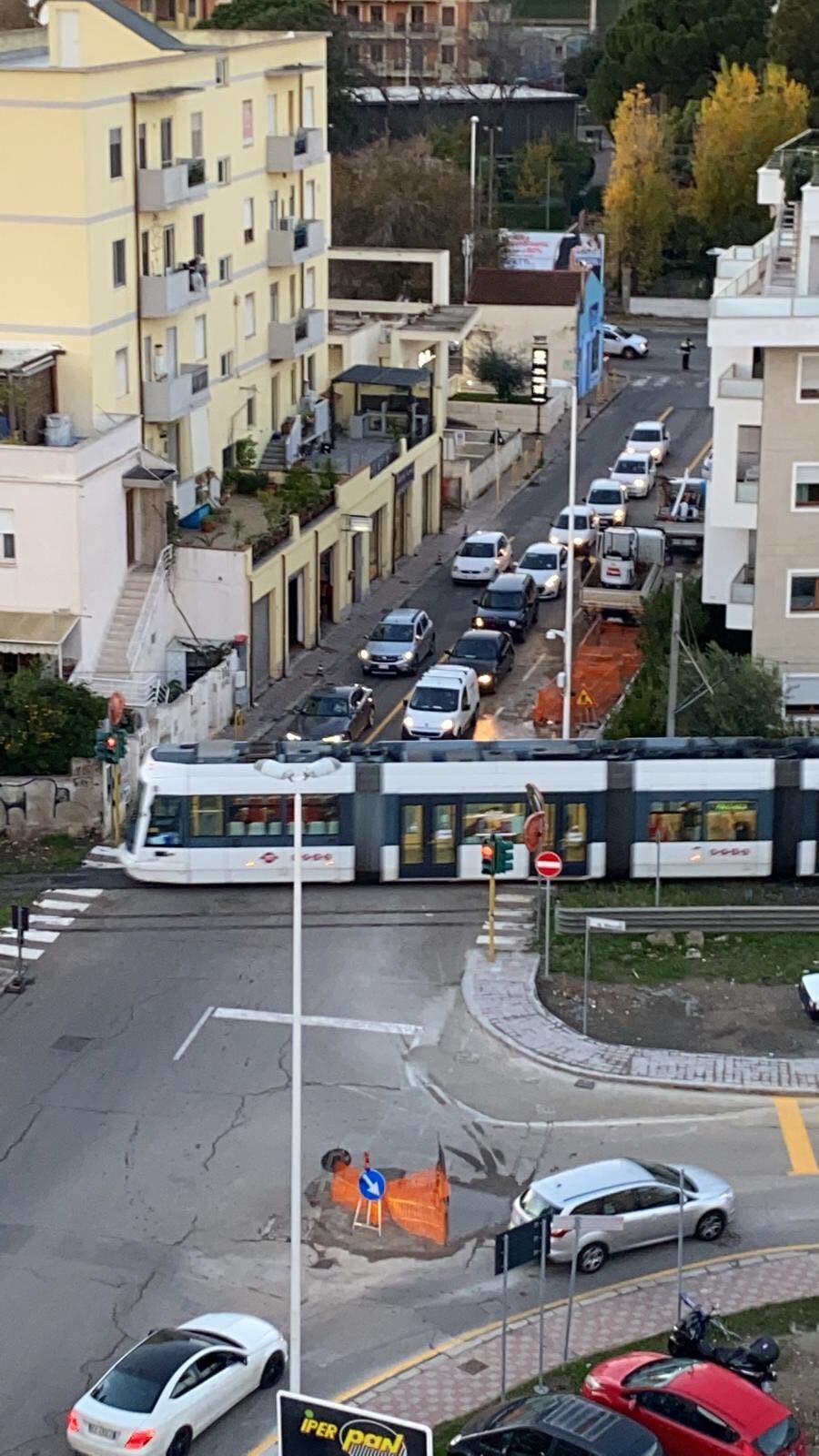 Cagliari, nuova segnaletica in viale Marconi: traffico in tilt – VIDEO