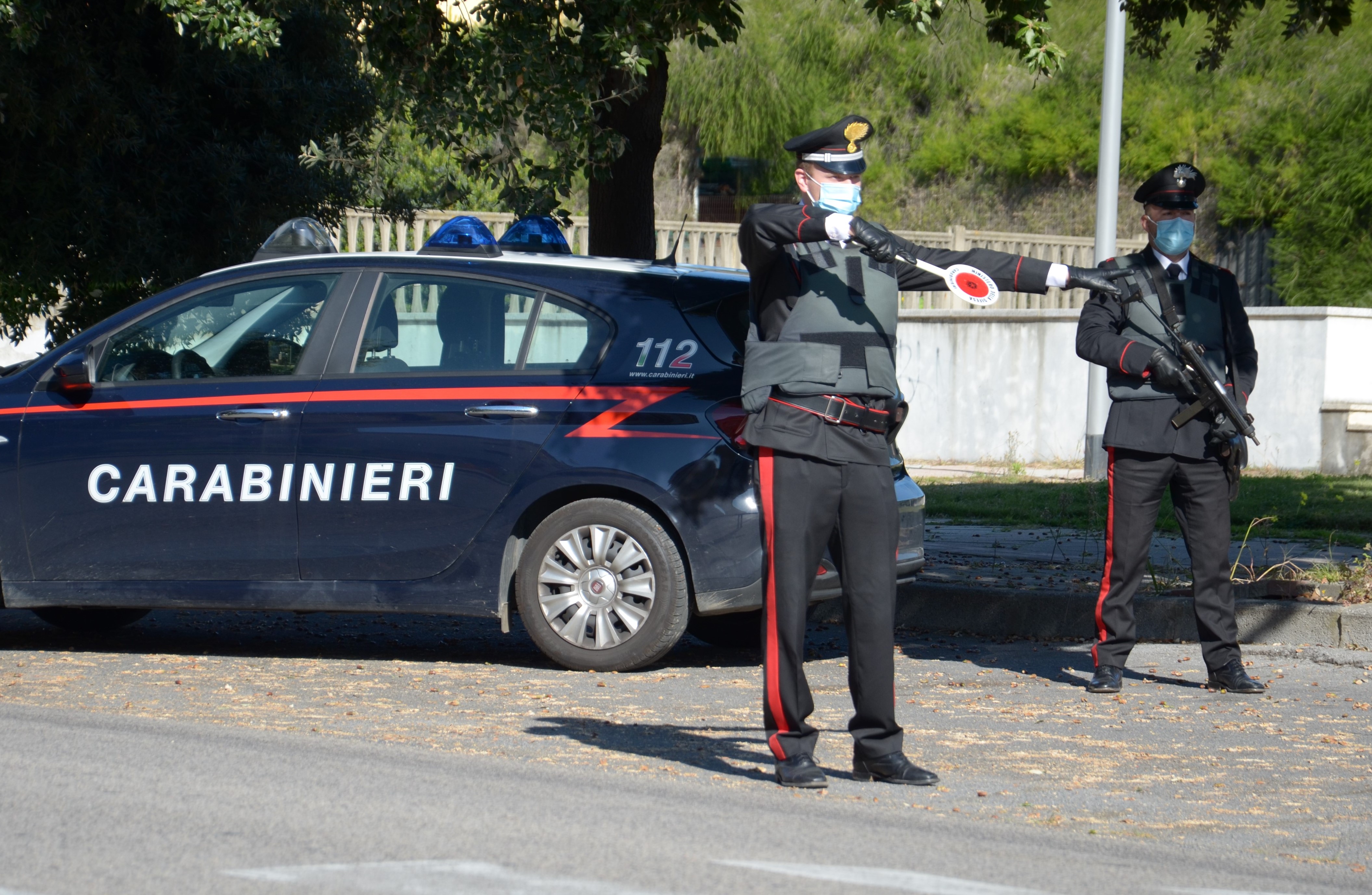 Rompe i sigilli all’alloggio popolare che aveva trasformato in casa di appuntamenti: denunciato a Cortoghiana