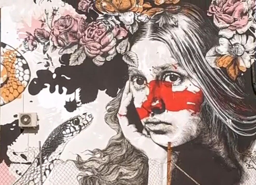 A Cagliari la tartaruga ha 25 milioni di anni . Orgosolo e Vietnam a un passo con i murales