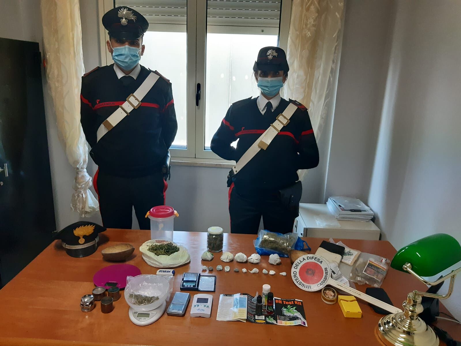 Siliqua, arrestato spacciatore e coltivatore di marijuana appena 17enne