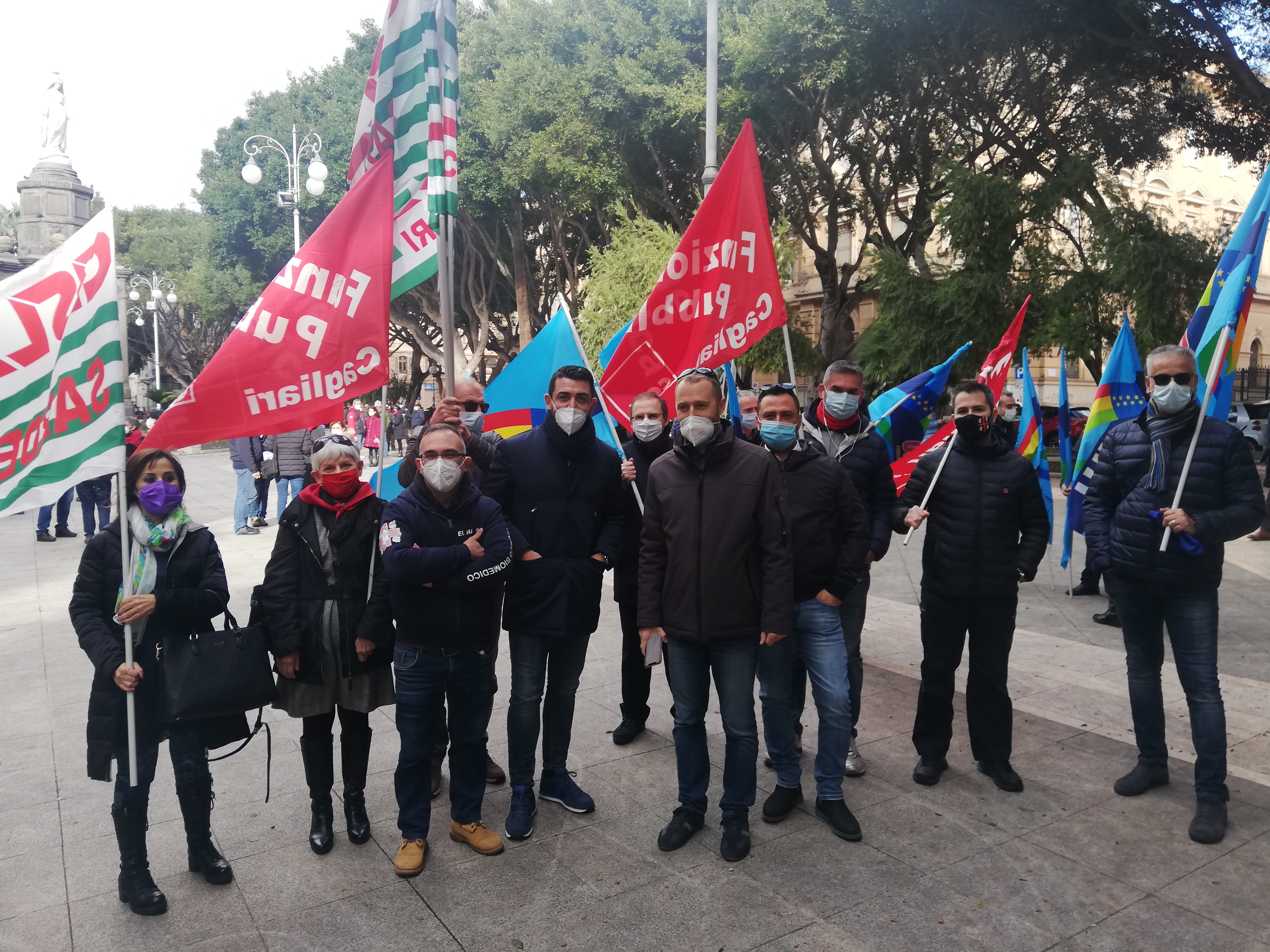 Cagliari, dipendenti pubblici in piazza: “Stipendi da fame e precariato, rinnovateci i contratti”