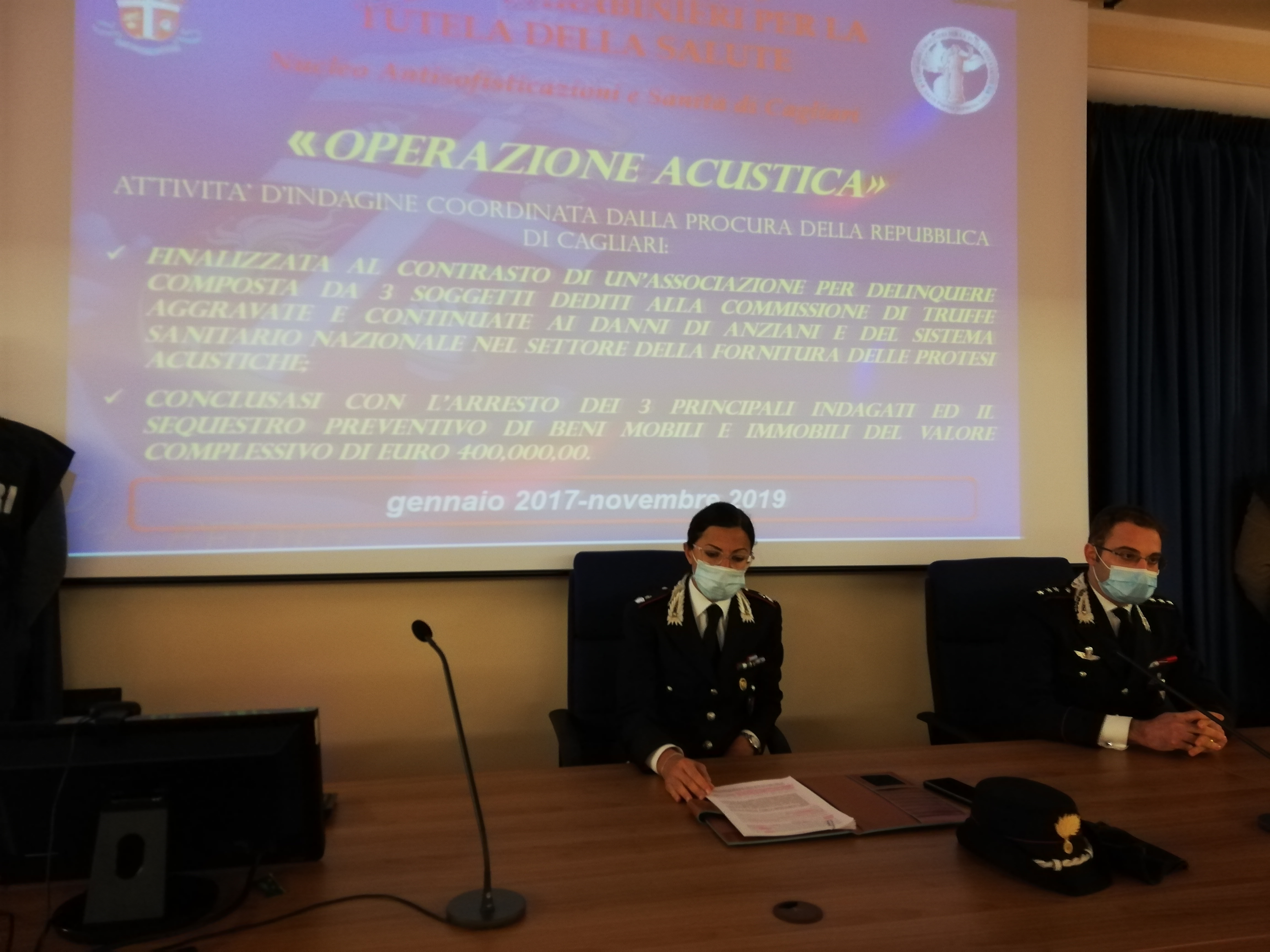 Cagliari, arrestati medico, moglie e figlio: pazienti spinti a comprare protesi acustiche