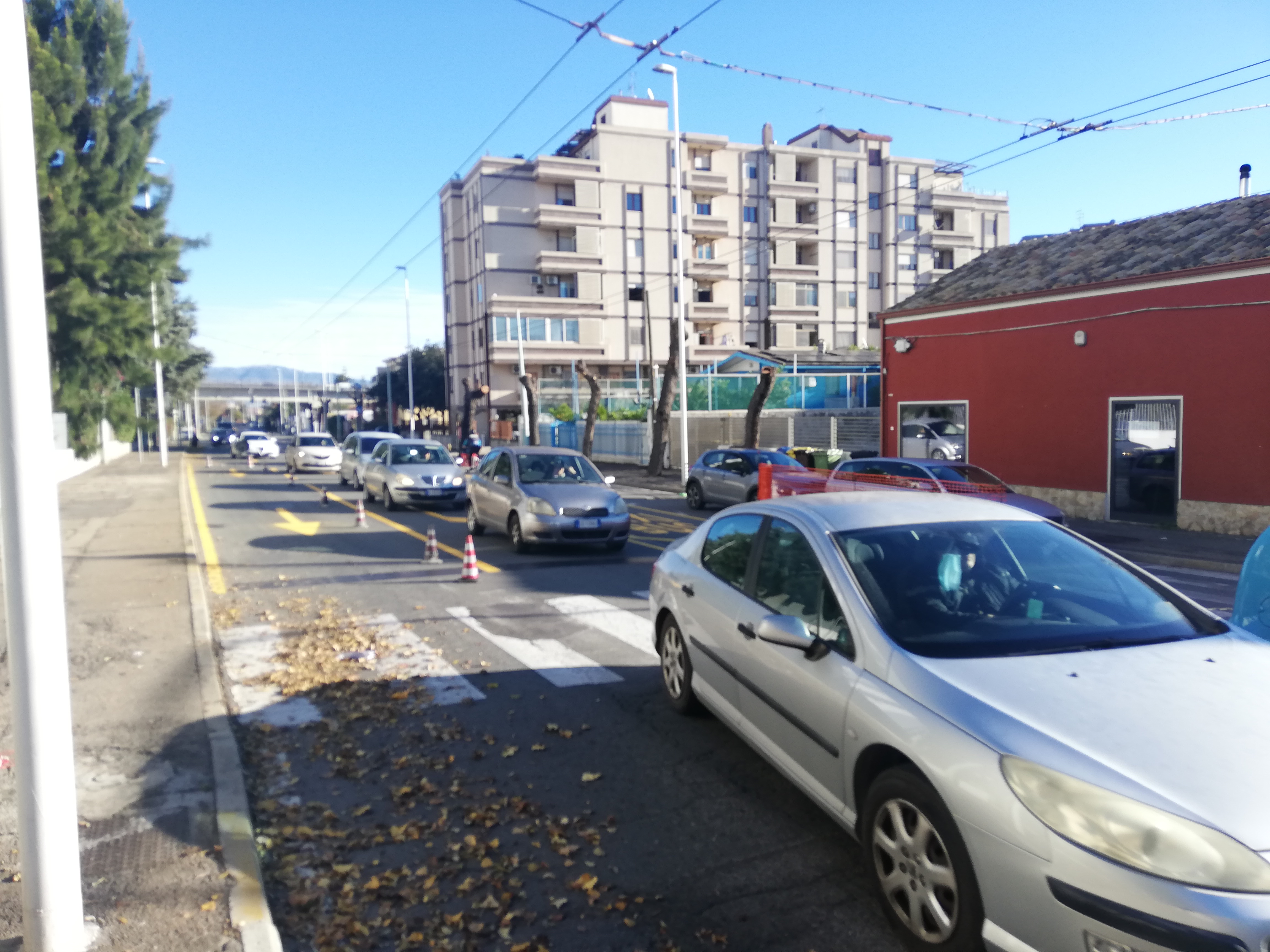 Cagliari, inferno nel viale Marconi a senso unico: code e caos da Genneruxi a Is Pontis Paris
