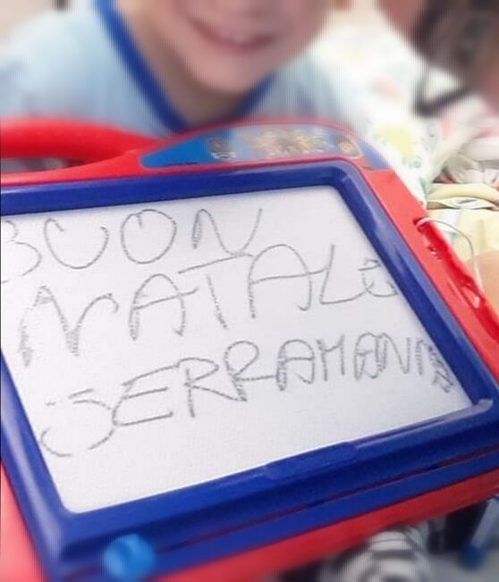 Serramanna, il piccolo eroe che combatte contro la leucemia fa gli auguri dolcissimi al suo paese