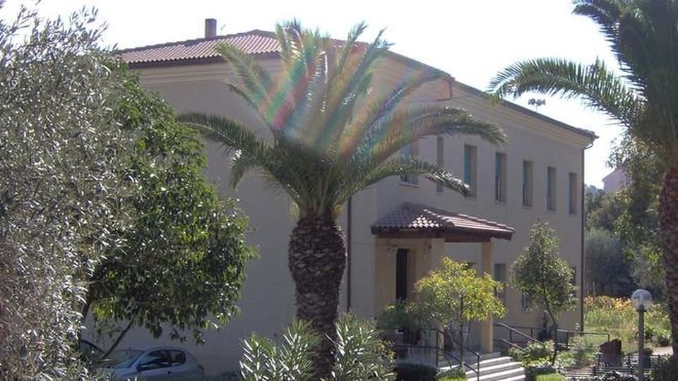 Il virus continua a uccidere, morto un altro ospite della casa di riposo di Laconi