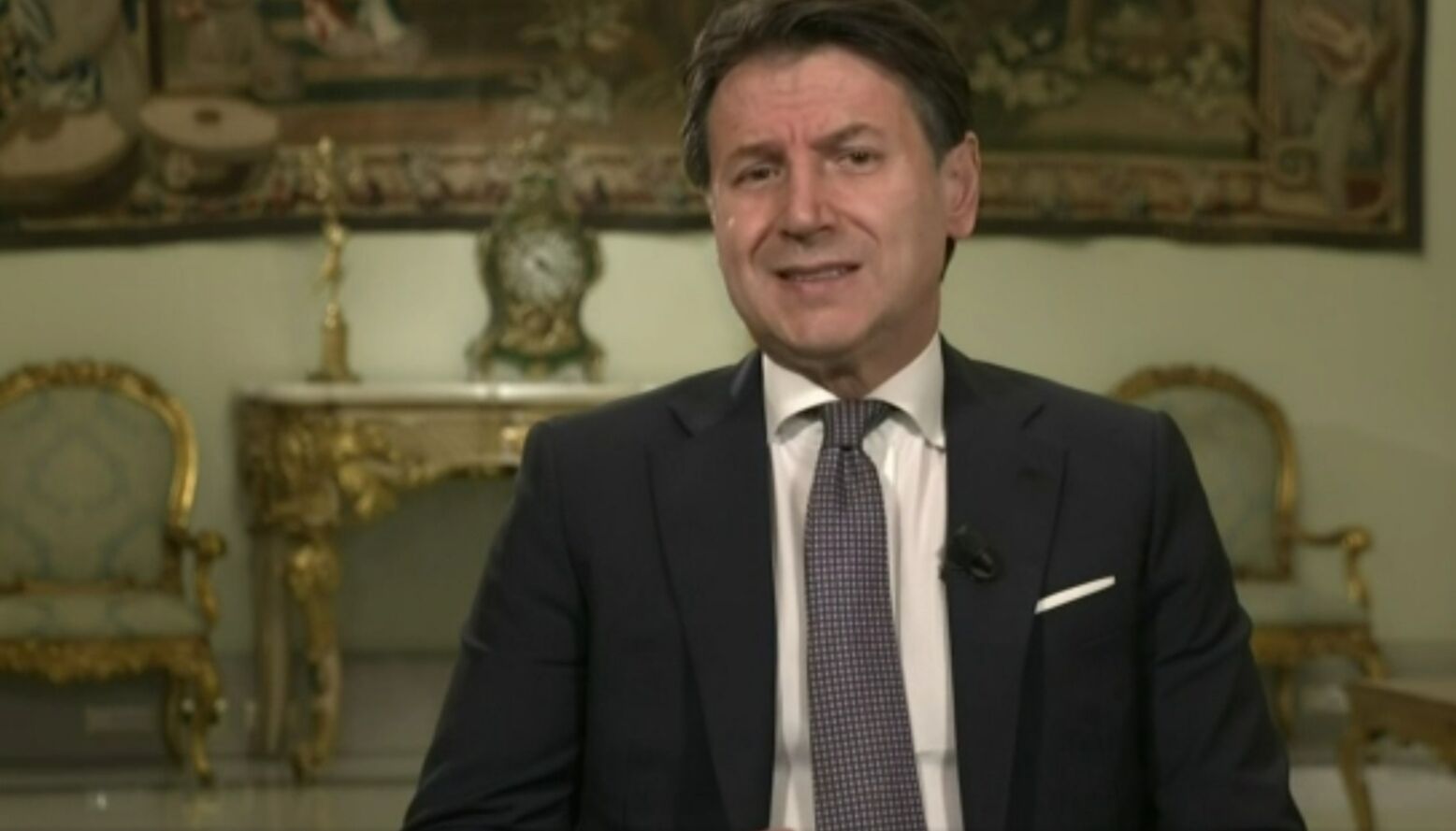 Conte conferma la stretta sul Natale: “Vedo tanta voglia di festeggiare, non ce lo possiamo permettere”