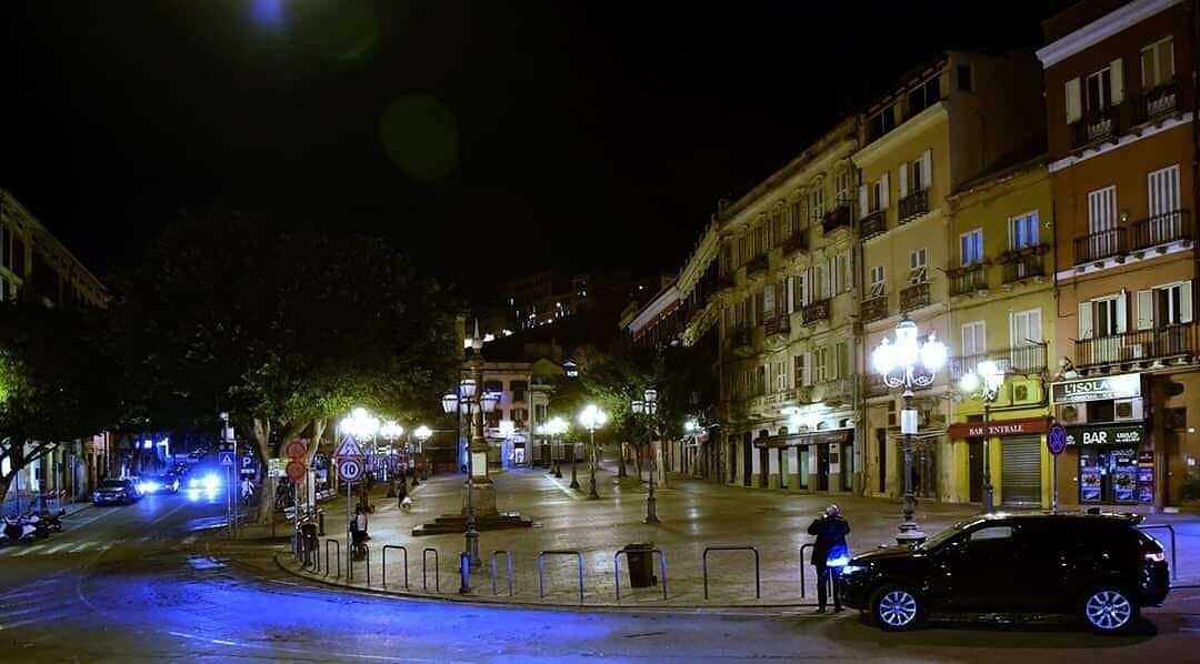 Stop alle 18 fino al 2021, tremano bar e ristoranti a Cagliari: “Tanti chiuderanno, piazza Yenne rischia il deserto”