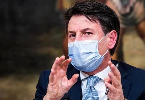 Natale e Capodanno blindati, è scontro sui ricongiungimenti: il nuovo Dpcm Conte spedito alle Regioni