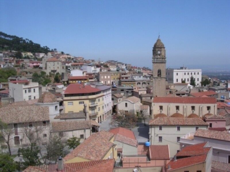 Villacidro piange la quinta vittima di Covid, in città 40 positivi e tante classi in quarantena