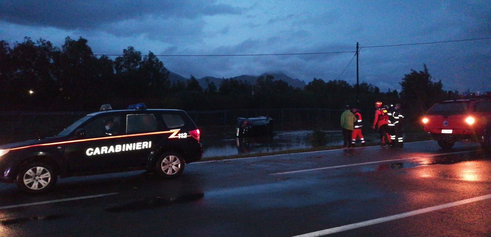 Paura a Villamassargia, auto esce di strada e si ribalta più volte: ferito il conducente