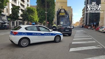 Cagliari, in 4 multati per avere violato la zona rossa: chiuso un bar, multe di 400 e 533 euro per i furbi del lockdown