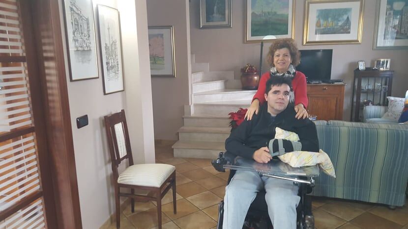 Paralizzato dopo un incidente a Cagliari, ora ha una grave infezione: “Operazione bloccata per il Covid”