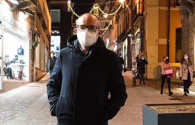 Shopping natalizio, Truzzu: “Compriamo locale e aiutiamo i negozi di Cagliari”