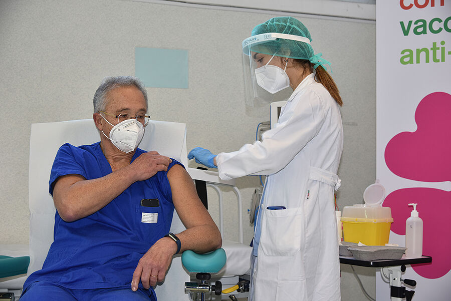 27 dicembre, lo storico vaccine day in Sardegna: “Un grande passo in avanti verso la normalità”
