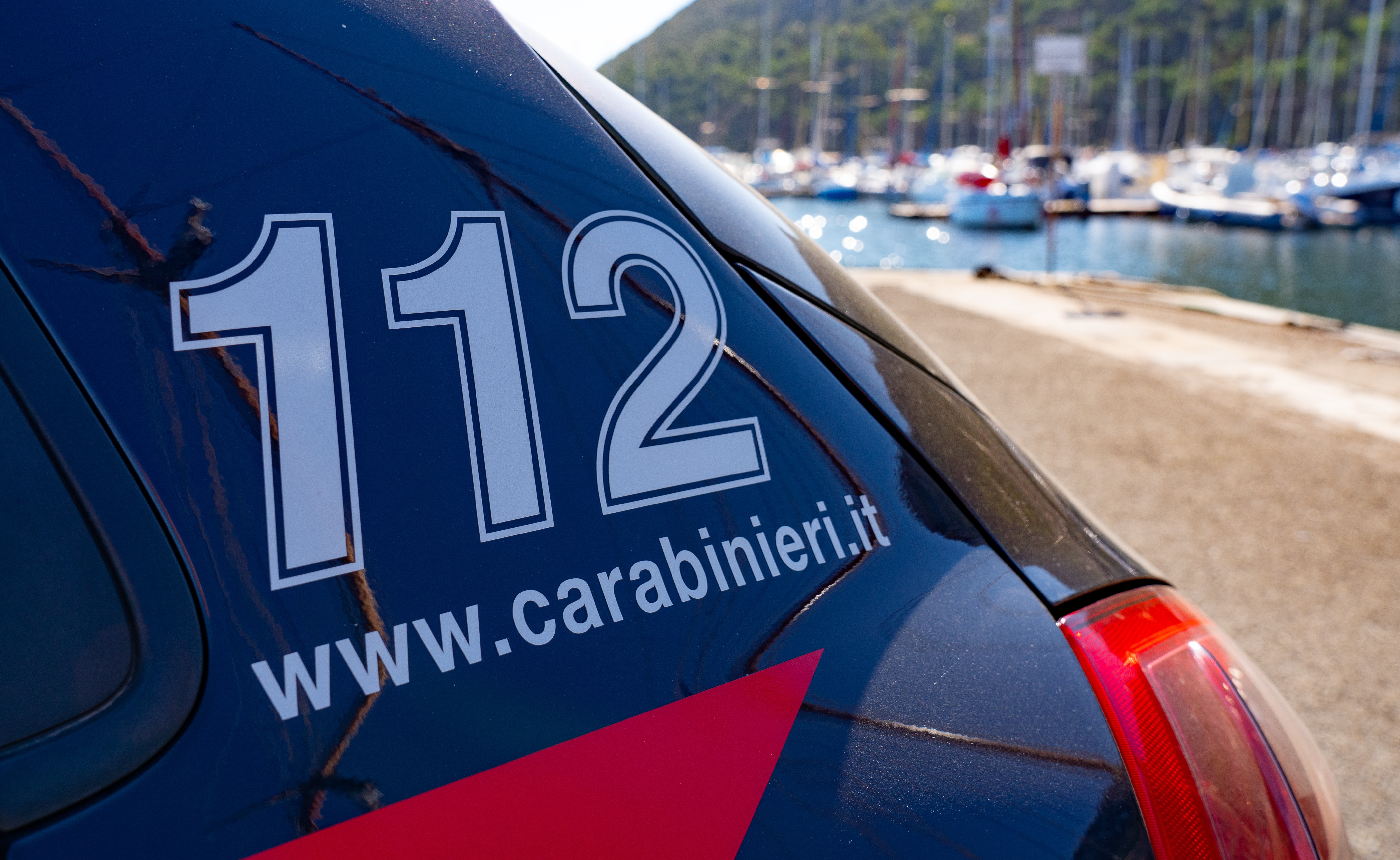 Muravera: badante infedele porta via i soldi, ma il nonno la frega con la telecamera