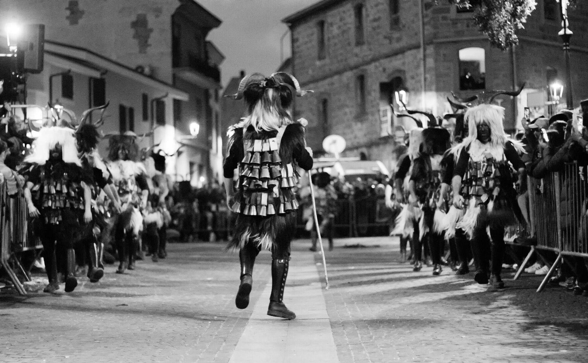 Carnevale, i Mamutzones di Samugheo non sfileranno: l’evento “A Maimone” rinviato al 2022