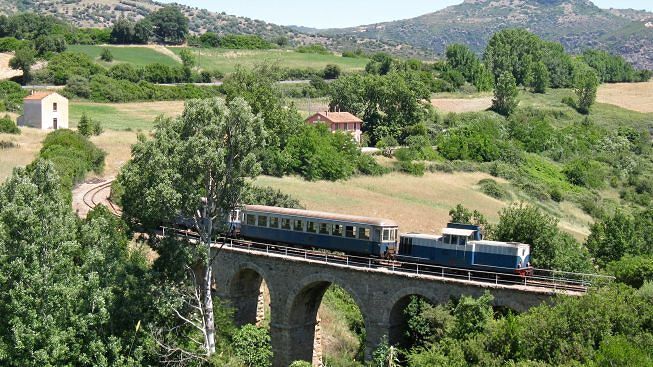 Il Trenino Verde scalda già i motori: “Un viaggio alla settimana nella meravigliosa Sardegna”