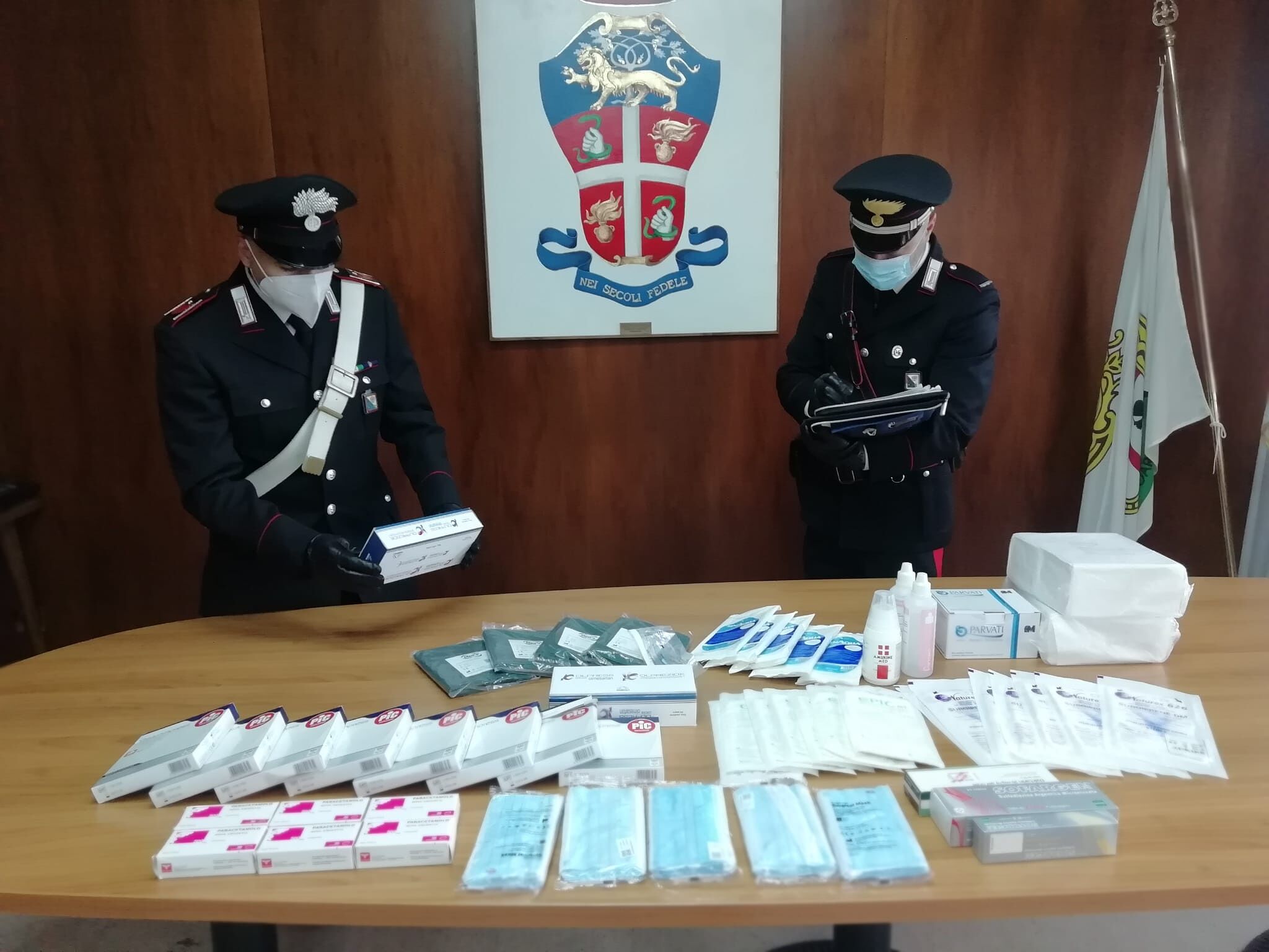 Medicine e anche mascherine portate via dall’ospedale, infermiere denunciato a Sassari