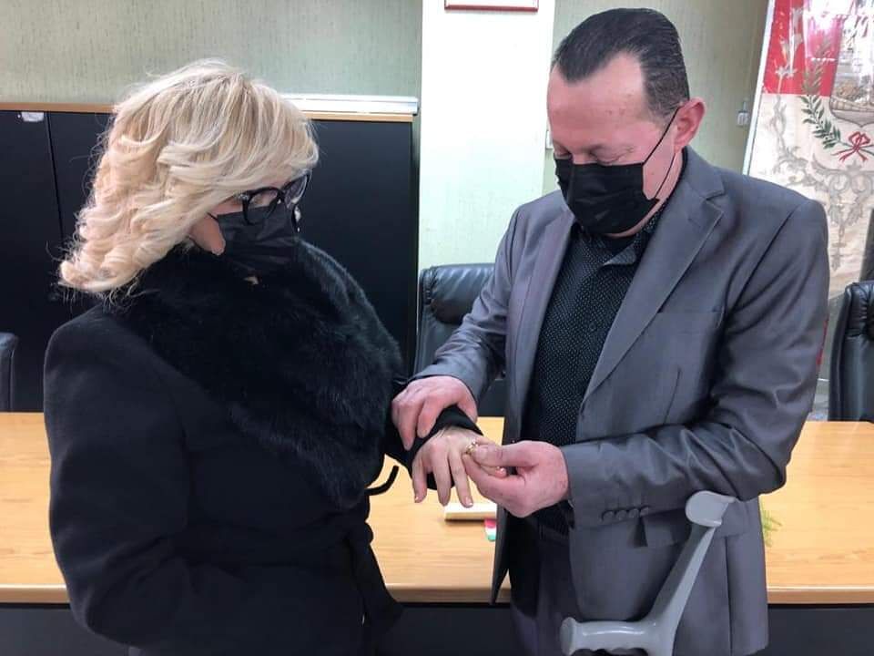 Ignazia di Settimo ritrova dopo trent’anni la fede di nozze persa nel mare di Nora: la bellissima cerimonia