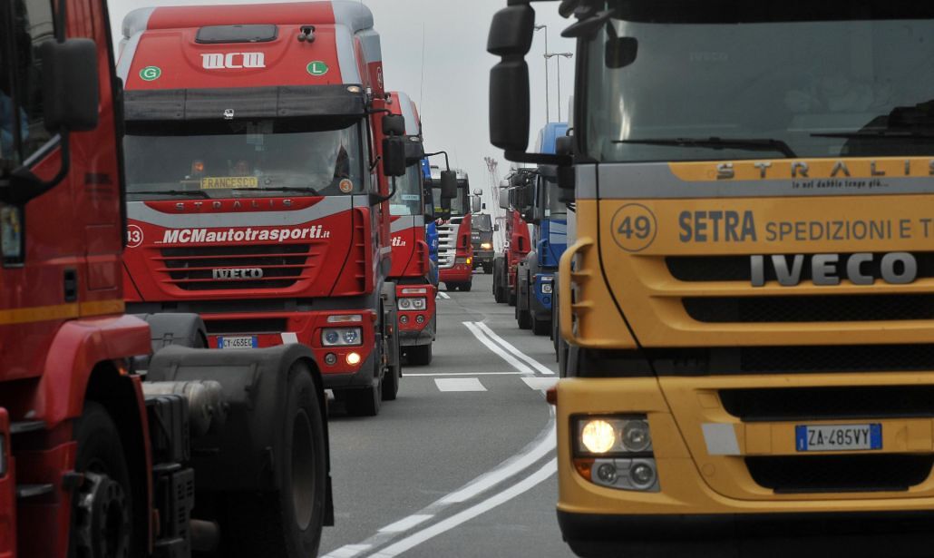 Autotrasportatori sardi messi ko dal Covid, la Regione apre il portafoglio: pronti 5 milioni