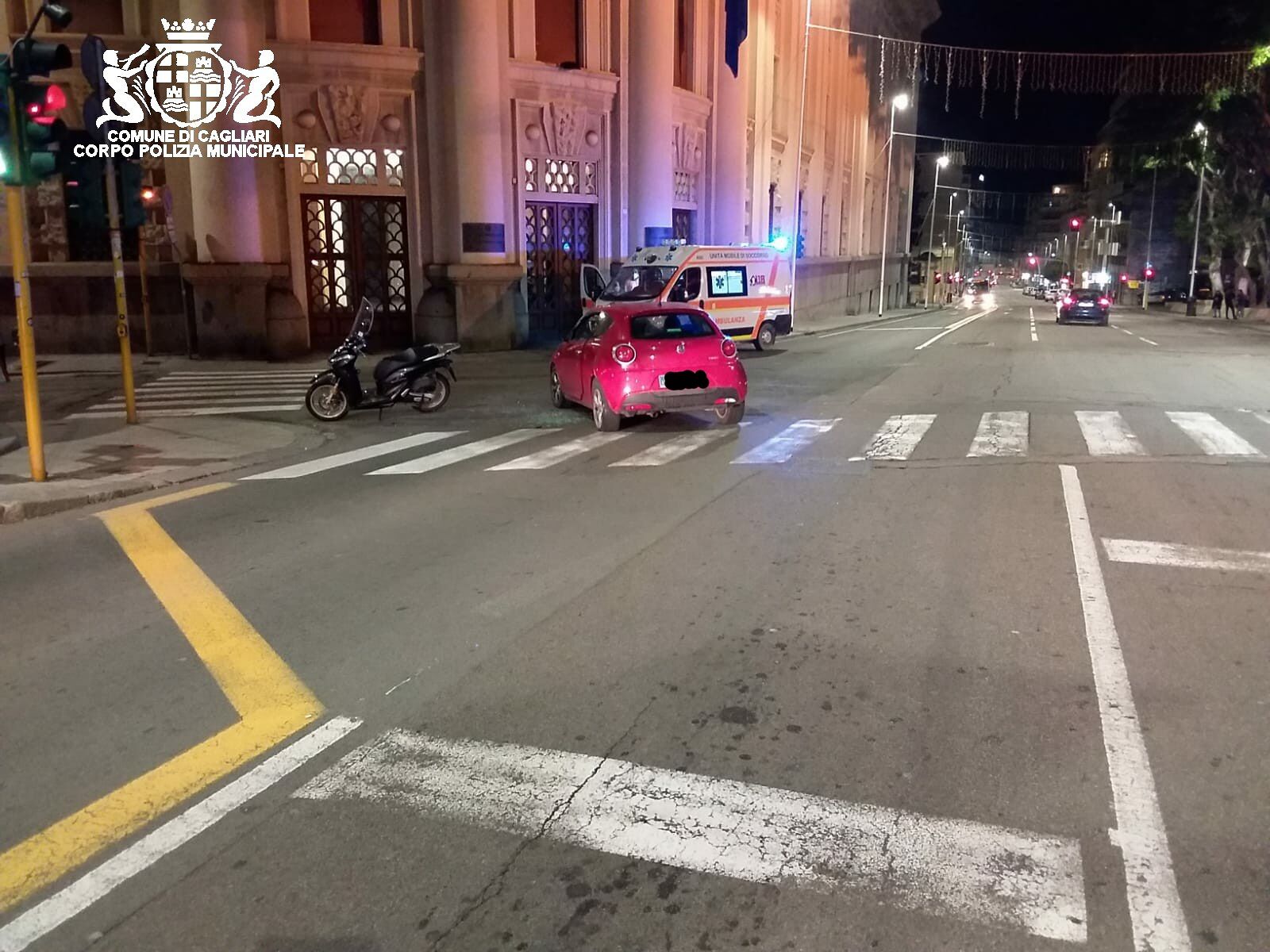 Cagliari, scontro auto-moto in via Sonnino: due minorenni feriti