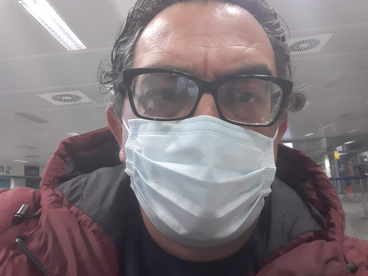 L’ira di Maurizio a Radio Casteddu: “Qui il tampone a 60 euro, in Sicilia ne spendo 25”