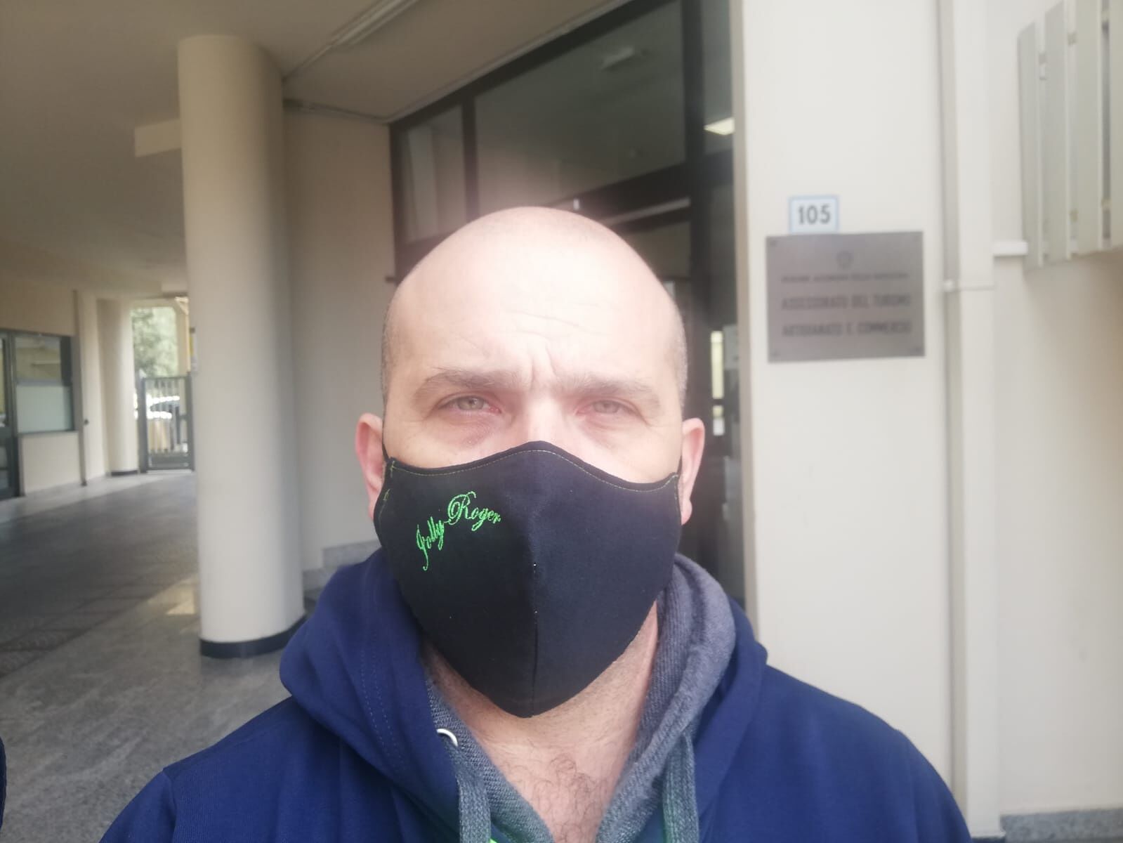 Silvano, la disperazione del pizzaiolo sardo: “Persino la pizza sta diventando uno sfizio”