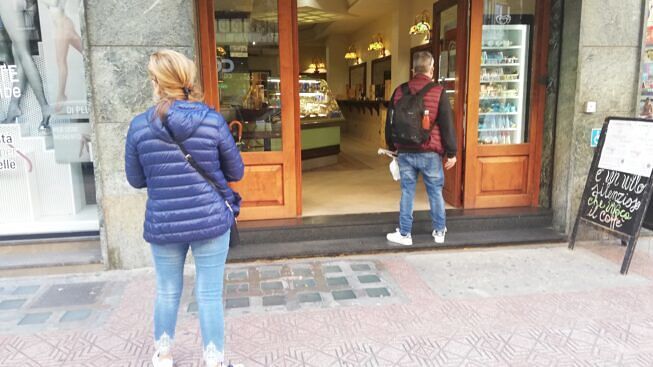 Guerra a movida e assembramenti, nel nuovo Dpcm stop all’asporto per i bar alle 18