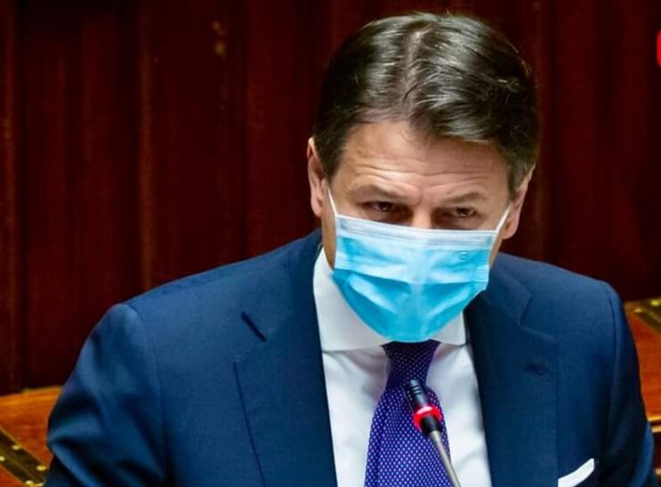Conte, si apre la crisi al buio: il premier sale al Colle e si dimette
