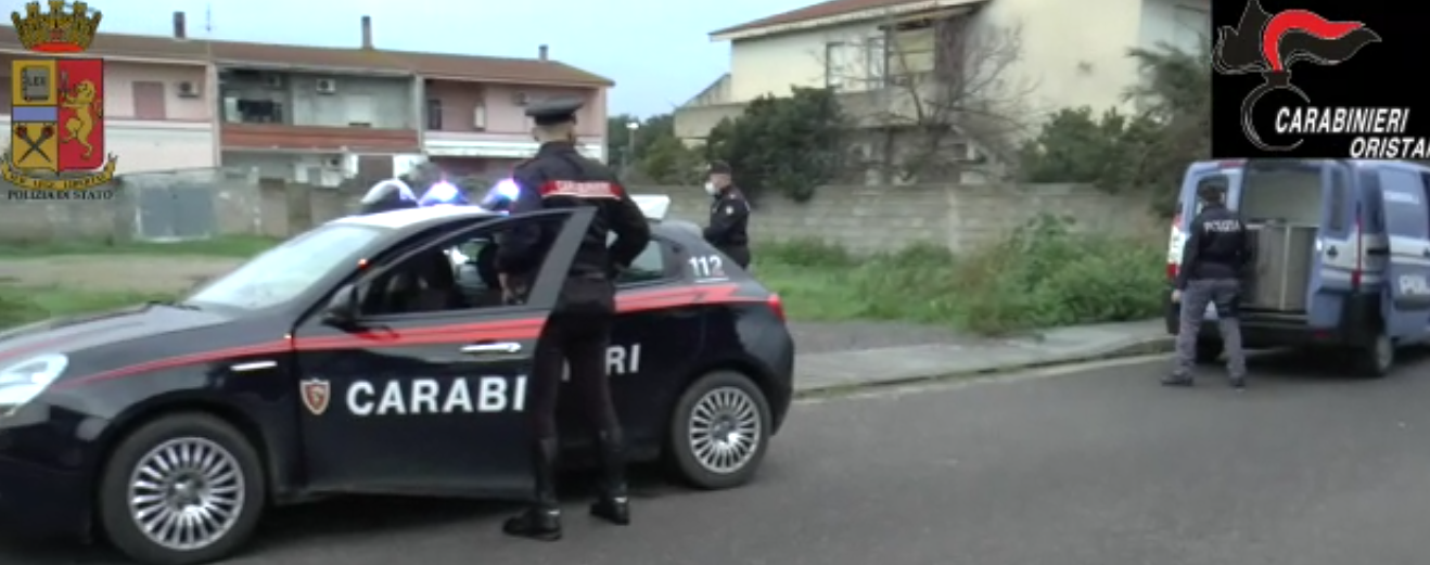 “Passo per una birra?”, “Ci sei?”, messaggi in codice per spacciare droga: tre arresti a Simaxis