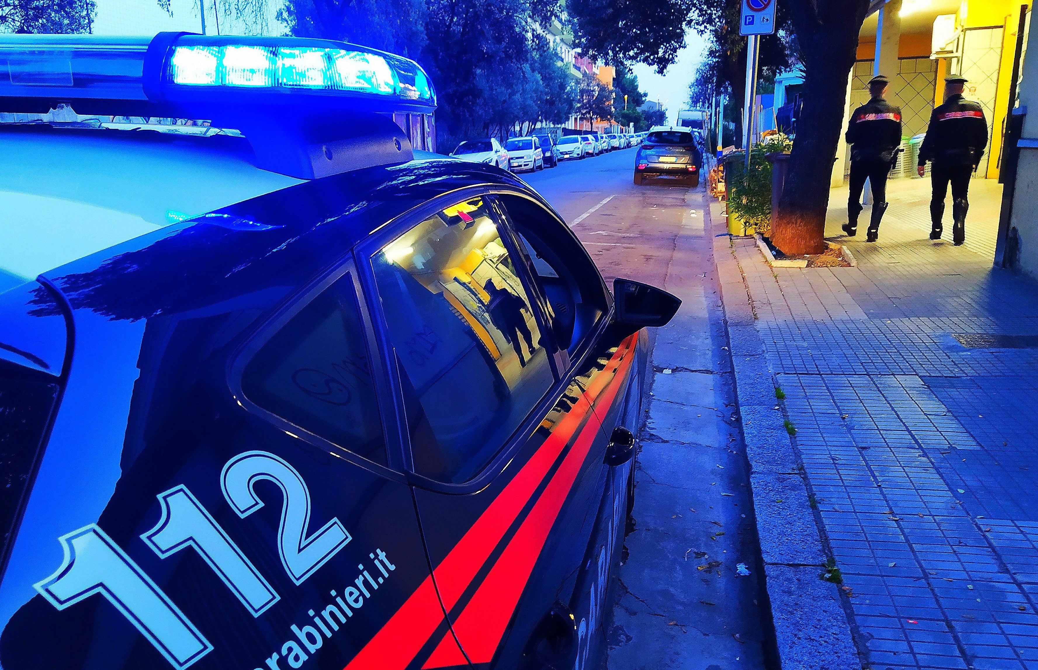 Furti seriali nei market, due persone denunciate dai carabinieri a Uta: decisive le immagini delle telecamere