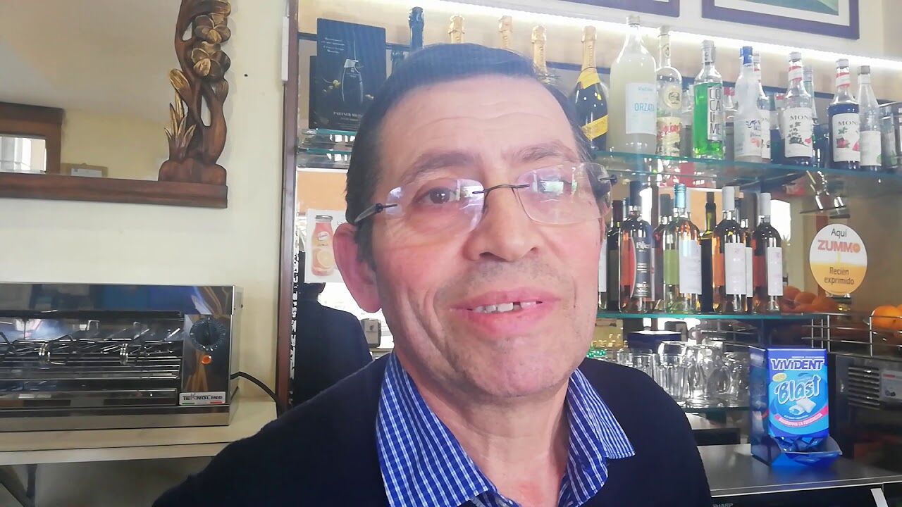 Fulvio Cocco, titolare del Caffè Roma, a Radio Casteddu: “Incassi dimezzati”