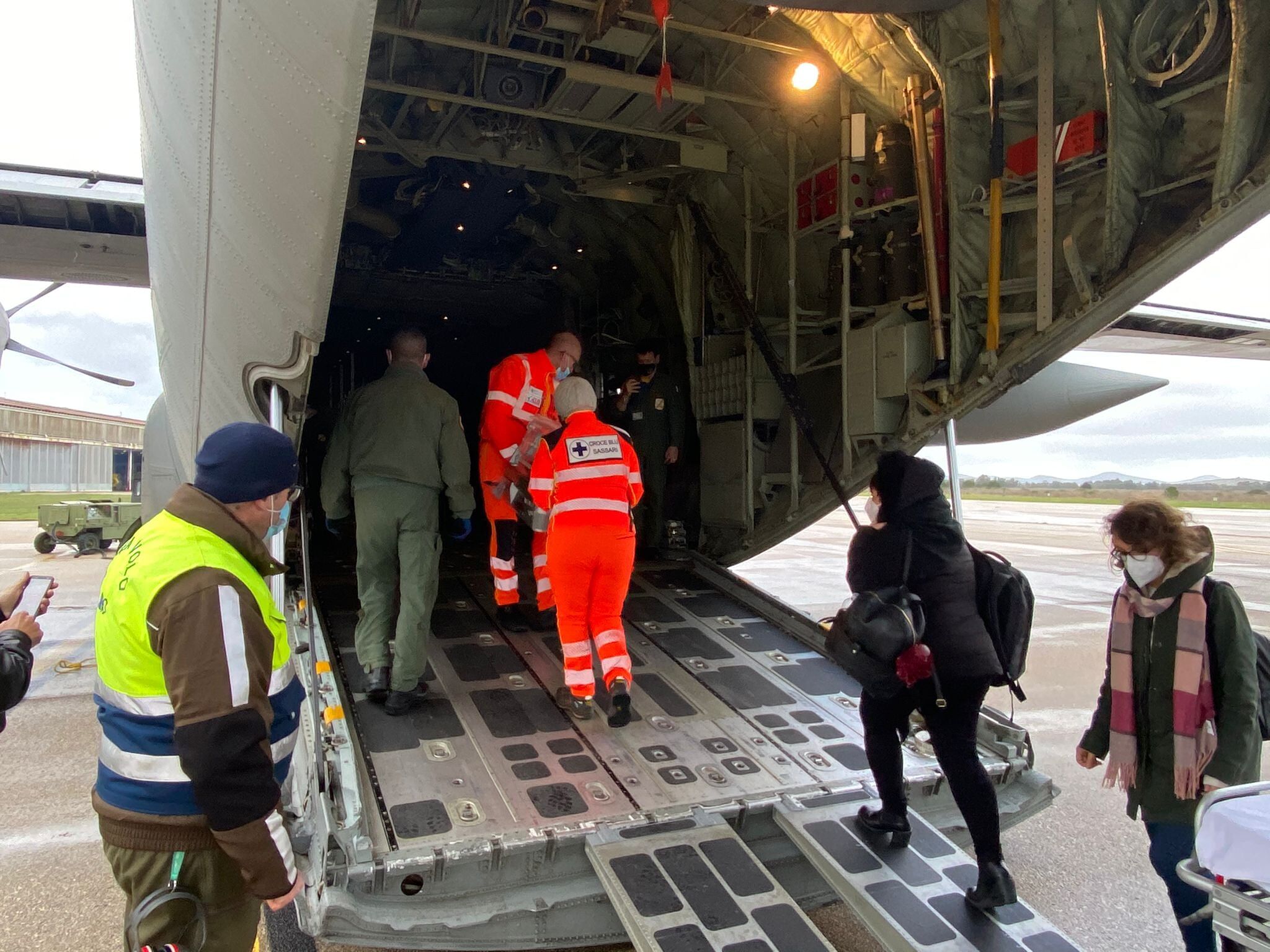 Bimba in pericolo di vita dalla Sardegna a Roma con volo ambulanza