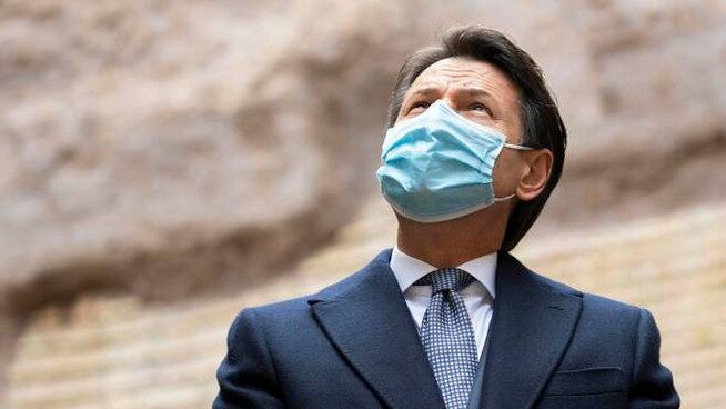 Conte mezz’ora da Mattarella per comunicare le dimissioni, crisi ufficiale: via alle consultazioni-lampo