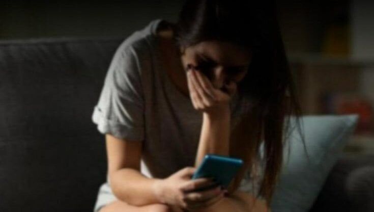 La relazione finisce, lui la perseguita e pubblica le sue foto “hot”: stalker cagliaritano ai domiciliari