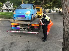 Cagliari, occhio ai veicoli abbandonati in strada: la Polizia Locale li rimuove tutti
