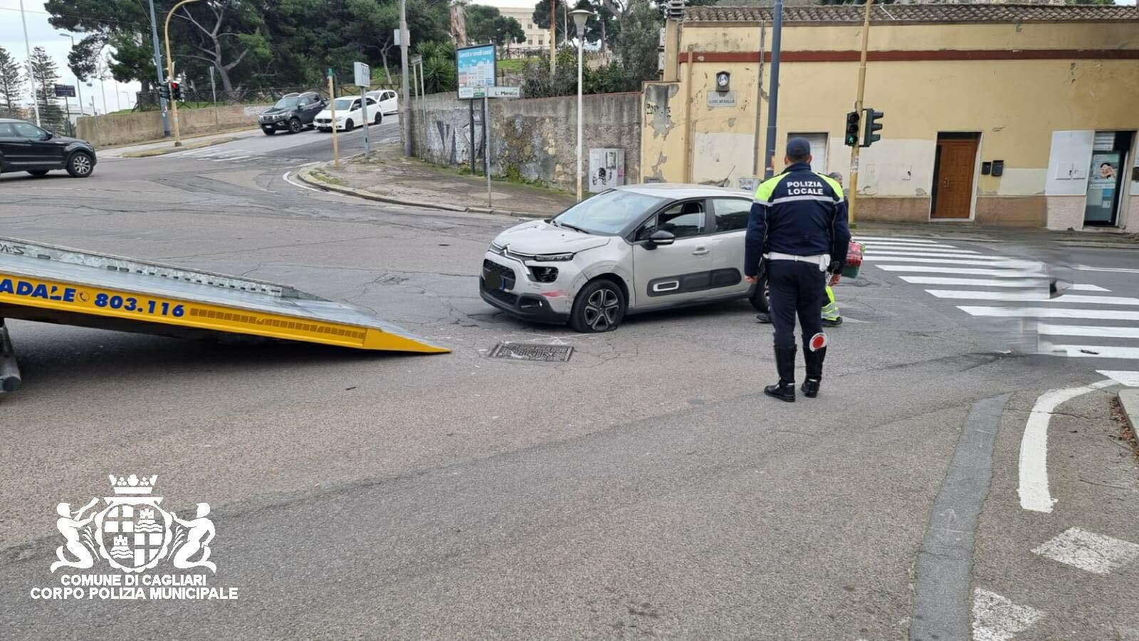 Cagliari, scontro auto-moto in piazza D’armi: 15enne all’ospedale