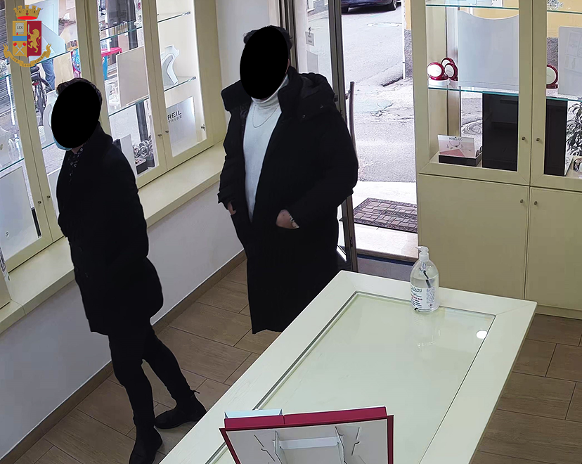 Siniscola, la Polizia trova gli autori del furto in gioielleria: sotto accusa due rumeni residenti a Sorrento