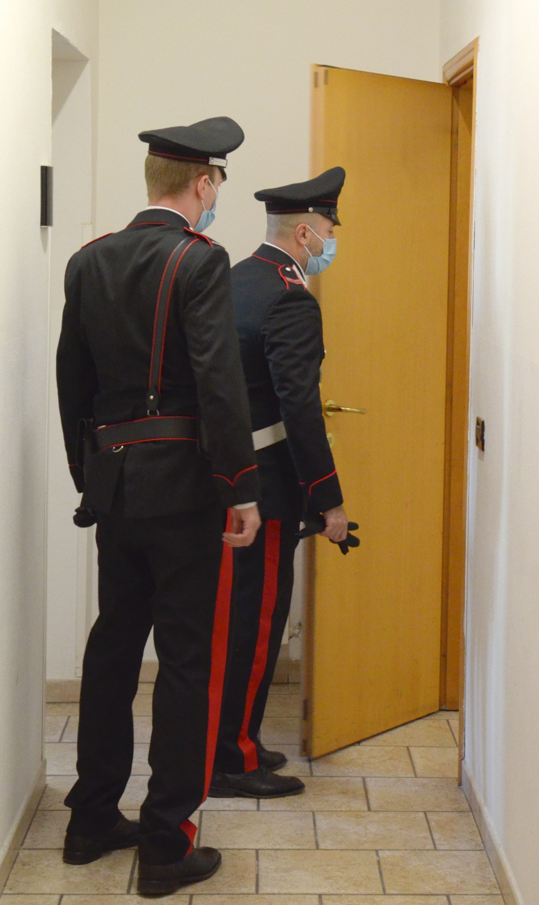 Detenzione e spaccio di droga, giovane cagliaritano agli arresti domiciliari