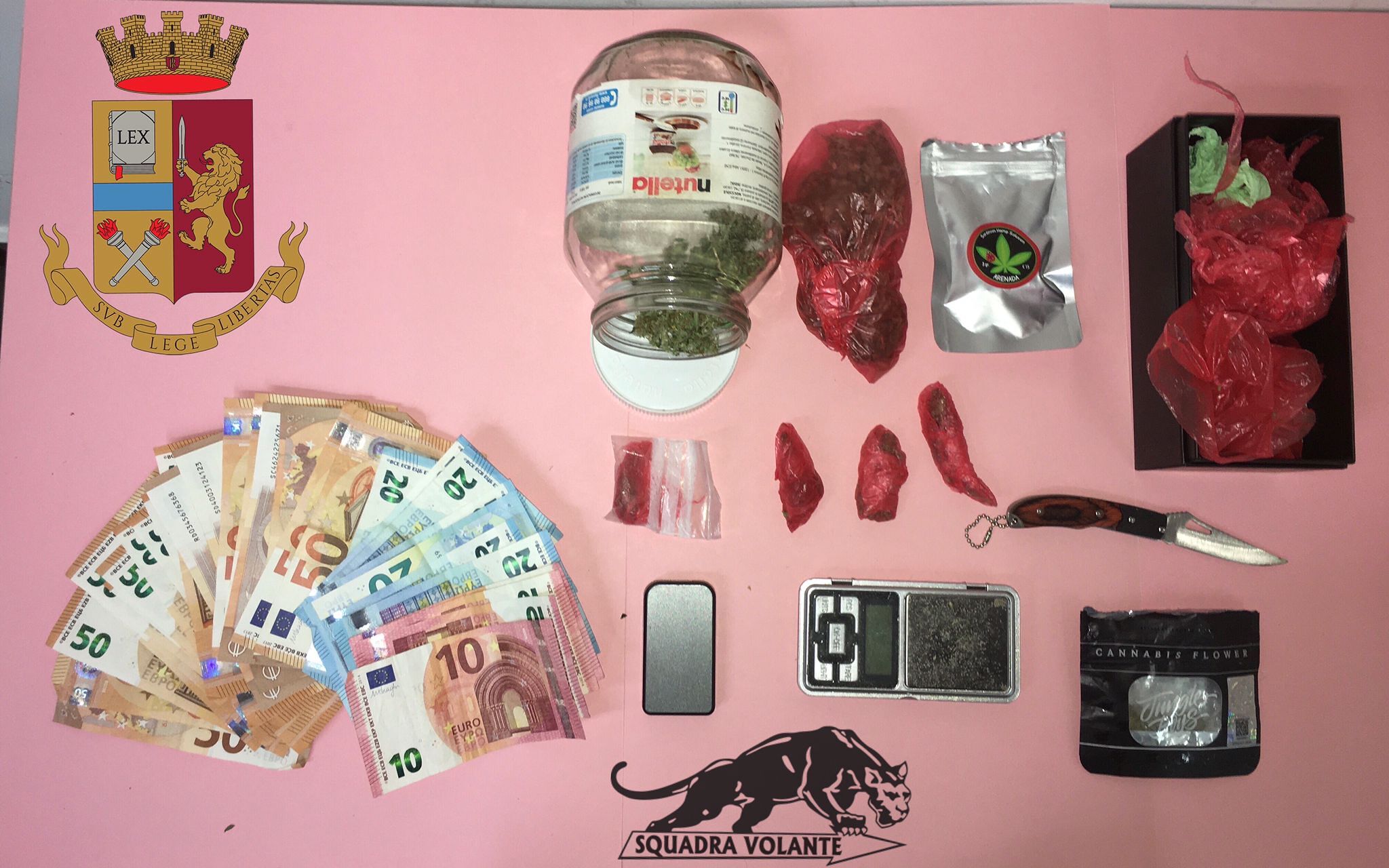 Cagliari, consegna la droga a domicilio col monopattino: arrestato un 20enne