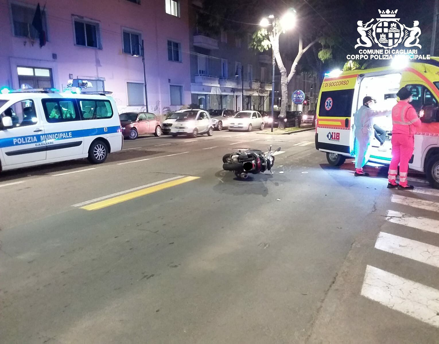 Cagliari, schianto tra due moto ad un incrocio: centauro 18enne all’ospedale