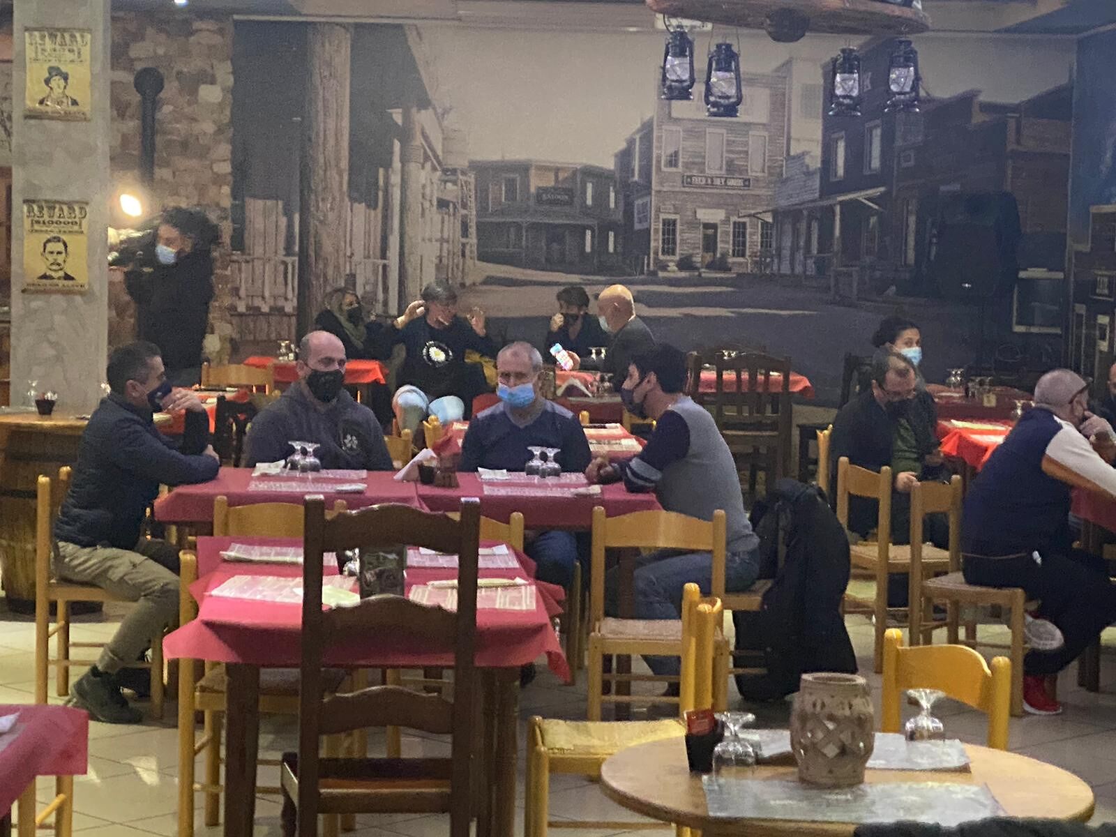 I ristoratori sardi pronti alla battaglia: “Vogliamo aprire anche la sera, ristori inutili”