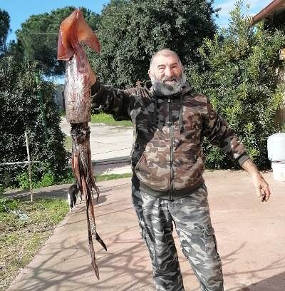 Quartu, pesca da record a Flumini: pensionato cattura un totano di 8 chili